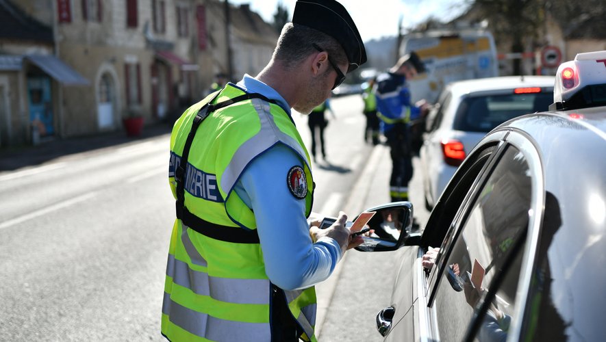 Un controle routier avec des gendarmes en Dordogne