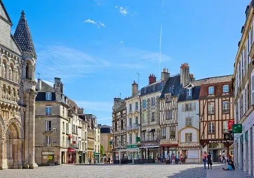 Agence de traduction Poitiers pour documents officiels et professionnels