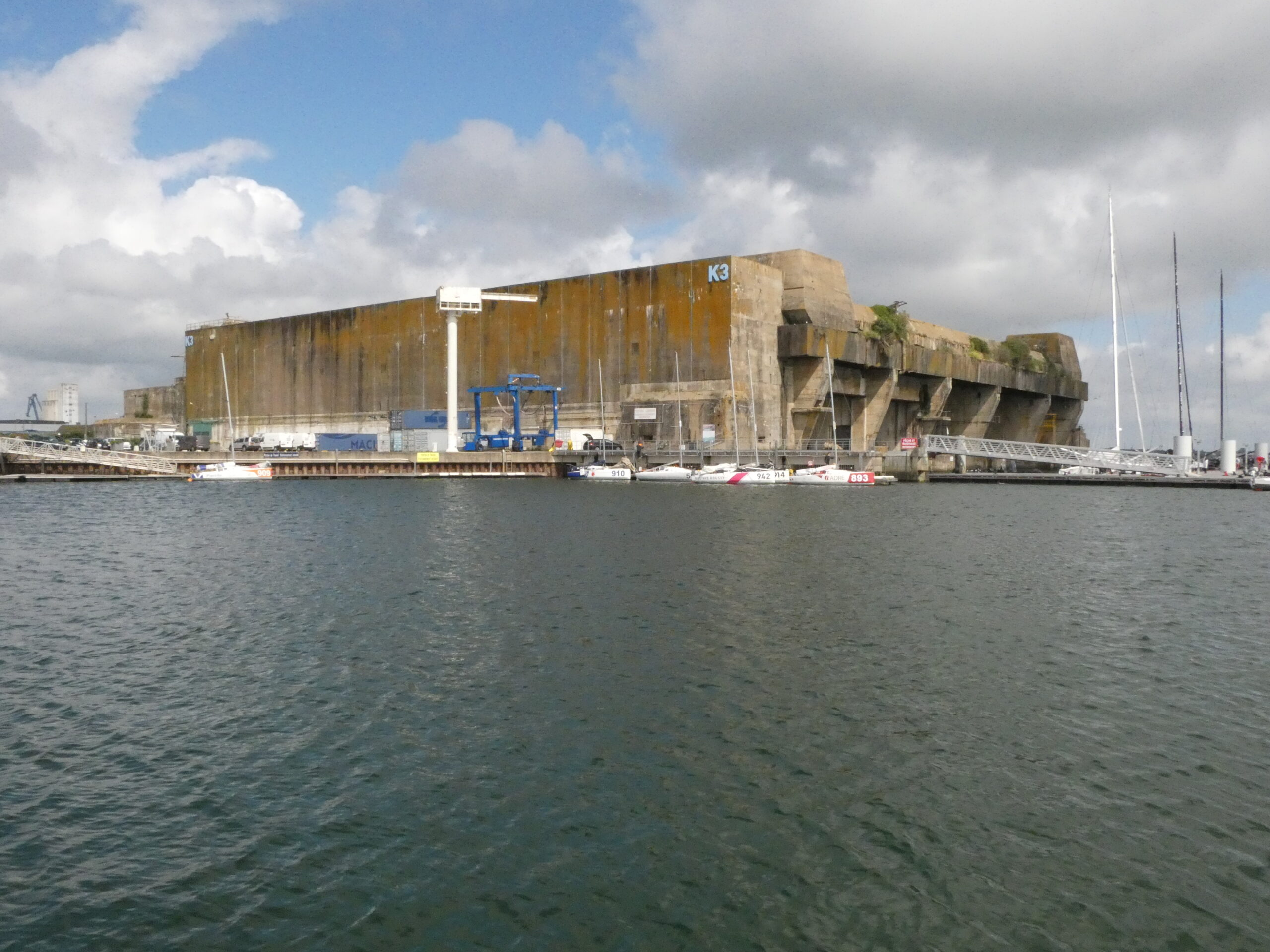 Bâtiment Keroman III de la base sous-marine de Lorient, dans le quartier de Lorient La Base