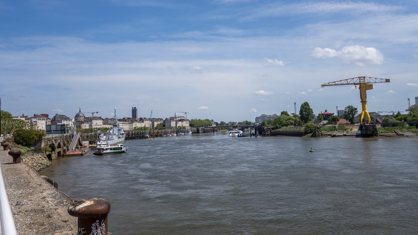 Vue du port de Saint-Nazaire et de l’estuaire de la Loire