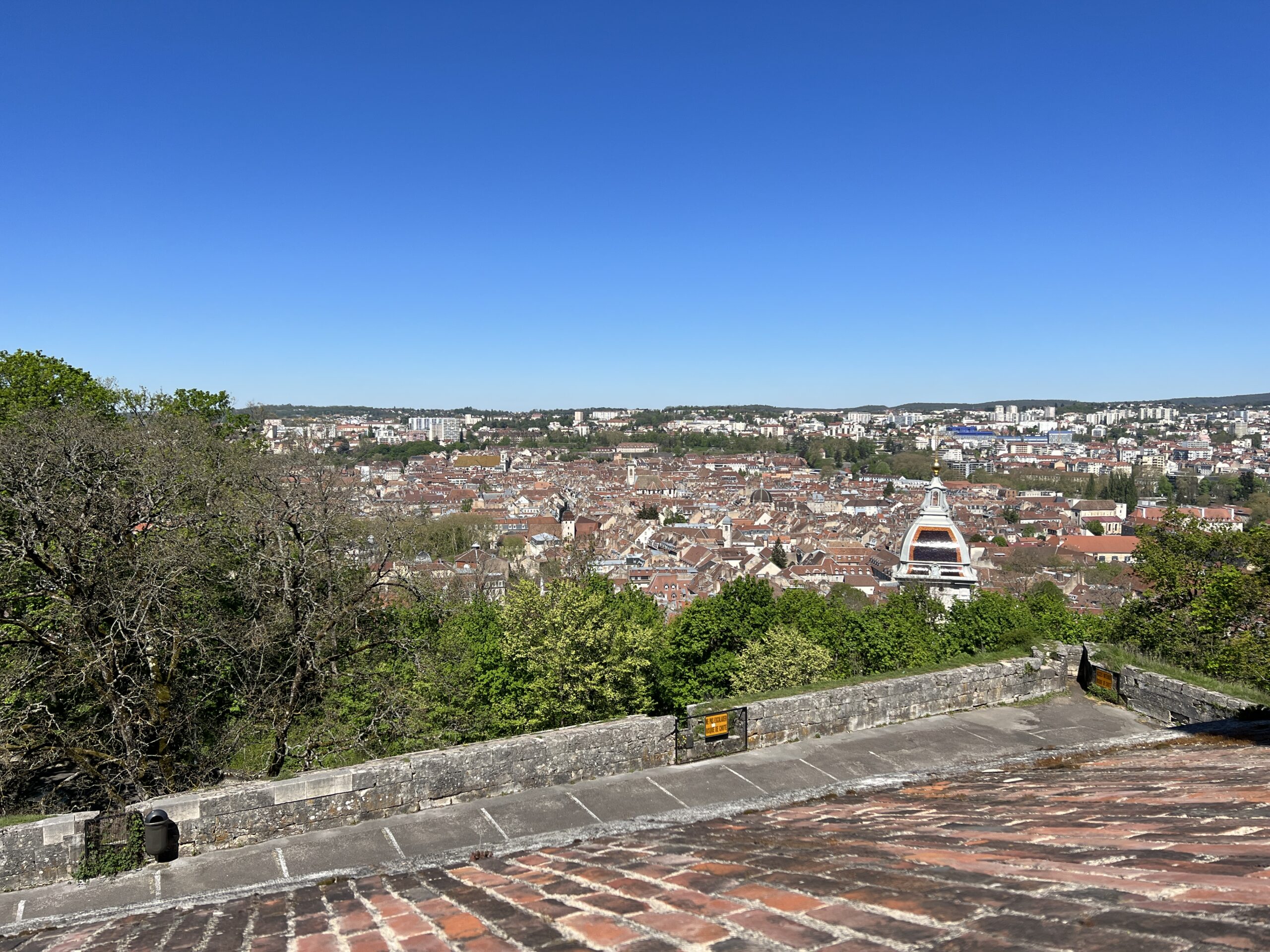 Vue sur le centre de Besançon depuis la Citadelle