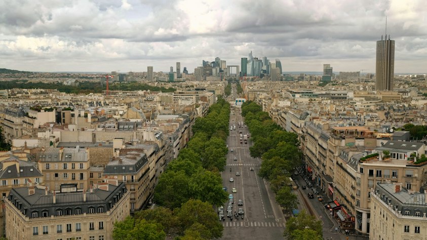 Quartier d’affaires de La Défense illustrant la traduction professionnelle en France