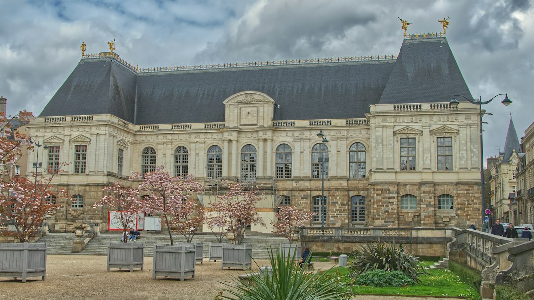 Parlement de Bretagne à Rennes pour les démarches juridiques et administratives