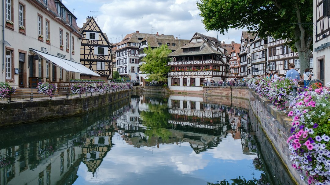 Strasbourg en Grand Est illustrant les services de traduction de Lexicalis